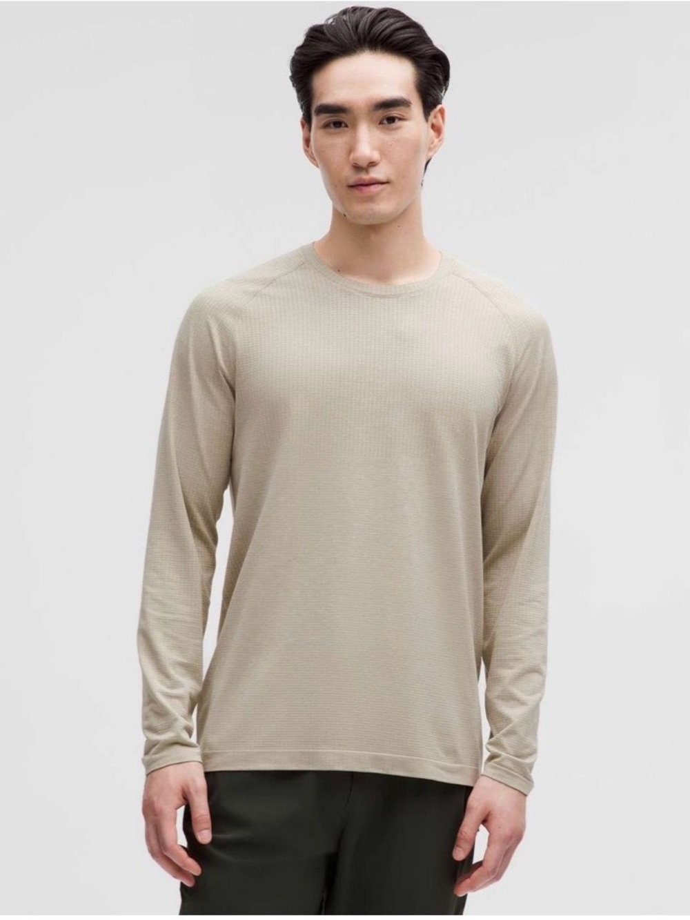 Lululemon Metal Vent Tech Long-Sleeve Shirt
Raw Linen / White